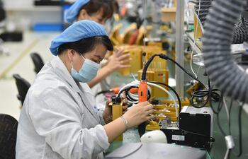 Los primeros lotes fabricados en China de clobazam, un fármaco anticonvulsivo que permanece catalogado como sustancia controlada, se pusieron este domingo a la venta en el país asiático, recogieron en las últimas horas medios locales.