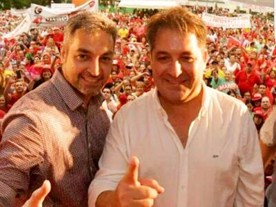 Mario Abdo Benítez aparece junto a Édgar “Beto” Melgarejo durante un mitin proselitista del Partido Colorado.