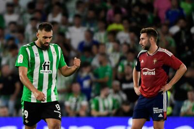 Borja Iglesias celebra su gol para Betis ante Osasuna.