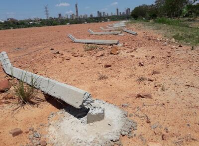 Así se encuentra el alambrado perimetral que se había levantado.