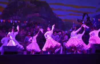 Este sábado arranca la jornada competitiva en el festival de Takuare´ë en diferentes disciplinas y por la noche se disfrutará a pura danza.