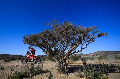 El australiano Toby Price terminó la primera etapa del Rally Dakar 2021, celebrada ayer entre Yedá y Bisha, como líder en la categoría motos.