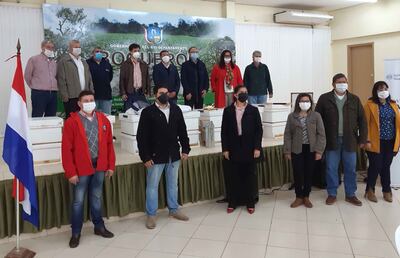 Acto de  presentación del  plan para incluir   a 250  apicultores del Chaco   en la cadena de valor de la producción de miel de abeja.