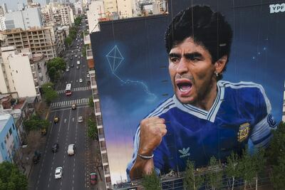 Vista del mural en honor a Diego Armando Maradona realizado por Martín Ron, en Buenos Aires (Argentina).