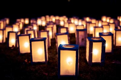 Este año en muchas mesas habrá lugares vacíos, sin embargo aunque no podamos evitar sentir tristeza, si podemos enfrentarla con nuestra actitud. Foto: Pixabay