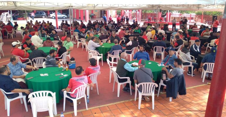 Más de 60 equipos se presentaron el domingo pasado en el torneo organizado por San Pablo truco Club.