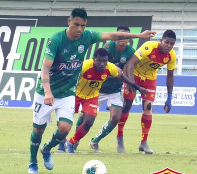 Luis Carlos Espínola (34 años) registró dos tantos para  Orense, de la Serie A ecuatoriana.