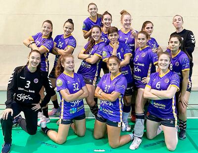 Las chicas del BM La Calzada Liberbank Gijón, que consiguieron la victoria en la 4ª jornada de la Liga española.