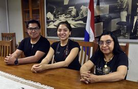 Osvaldo Arias, Leticia Sosa y Noemí Cabral brindaron detalles sobre las presentaciones de Cielo Abierto en Paraguay.