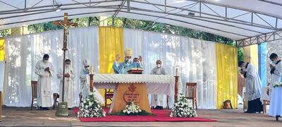 El obispo. Francisco Javier Pistilli hizo un llamado a sanar el mundo, liberar la realidad de todo lo que no es de Dios, durante su homilía en la misa central en el santuario de Itacuá.