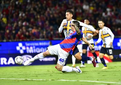 Acción del gol de Fernando Fernández para Cerro Porteño ante el Sportivo Trinidense.