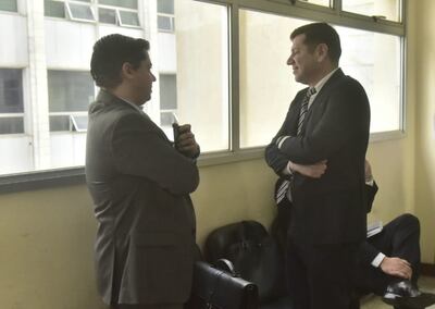 Abogado Guillermo Duarte Cacavelos (izq.) y su defendido Iván Balbuena (der.).