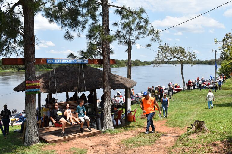 El encantador río Jejui invita al relax y a disfrutar de la pesca