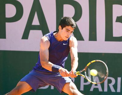Carlos Alcaraz (18 años) se convirtió ayer en el jugador más joven en alcanzar tercera ronda (EFE).