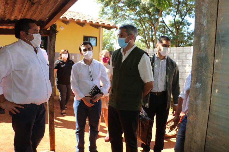 La reactivación gradual de nuestra economía radica en la infraestructura, y dentro de ella emerge la construcción de viviendas como el motor que mueve toda la economía en general, expresó el ministro del Muvh.