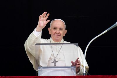 El papa Francisco habló sobre el la negativa influencia en los jóvenes del uso indiscriminado de las redes sociales, y de la importancia del relacionamiento humano en la sociedad real.