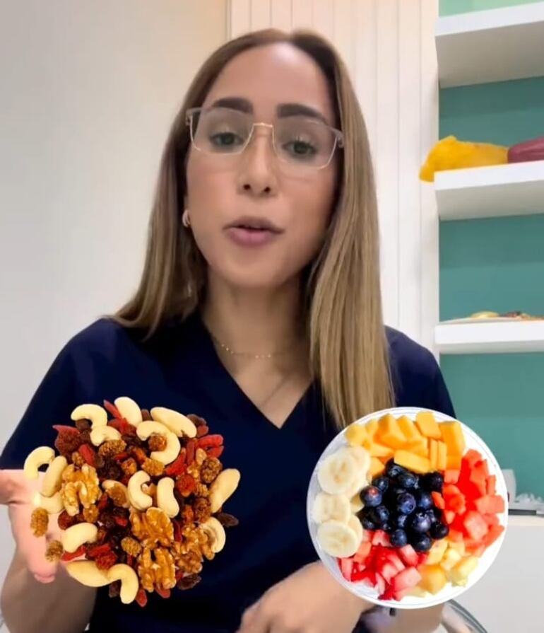 La licenciada Paloma Acosta recomienda llevar frutos secos con frutas frescas picadas para comer durante el viaje. (Instagram/Paloma Acosta)