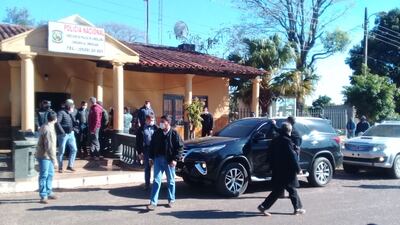 El presidente de la República, Mario Abdo Benítez, se reunió con familiares e investigadores del caso de la niña desaparecida en Emboscada.