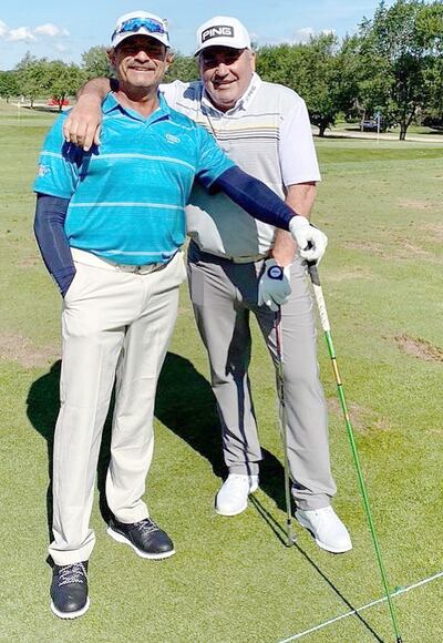 Carlos Franco en compañía del argentino Ángel “Pato” Cabrera en Michigan, EE.UU. (Foto facebook Carlos Franco).