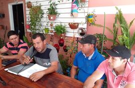 Dirigentes campesinos de la zona de Canindeyú.