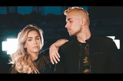 Además del sencillo, el cantante lanzó también un videoclip para el tema “San B”, un festejo a la ciudad veraniega. Está disponible en plataformas.