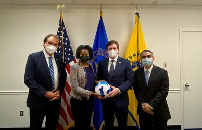 Autoridades de la Conmebol en la firma del convenio