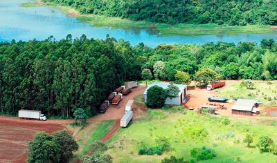 El inmueble ubicado a orillas del lago de Itaipú, en Salto del Guairá, donde fueron encontrados millones de cigarrillos, principalmente producidos por una tabacalera de Horacio Cartes.
