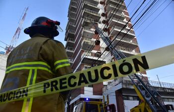 El edificio siniestrado es el Esmeralda, ubicado en Herrera e Iturbe, de Asunción.