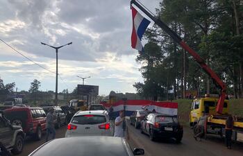 Los grueros cerraron la ruta PY02 por algunos minutos en Ciudad del Este.