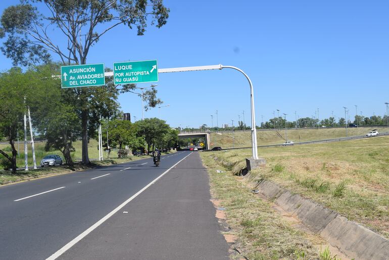 MOPC promete que todo el año mantendrá limpia la zona aeropuerto en Luque