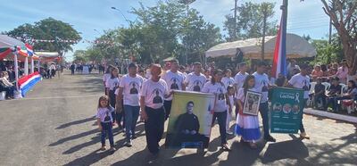 Familiares de Edelio Morínigo desfilaron esta mañana para exigir que el policía uniformado retorne a su hogar. También recordaron a Félix Urbieta y Oscar Denis.