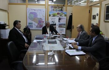 Directivos de Riviera SA se reunieron hoy con la Comisión de Energía y Minería.