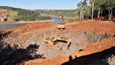 En el lado paraguayo las obras para el segundo puente  se encuentran en la fase de excavación para la colocación de las bases de la pasarela internacional.