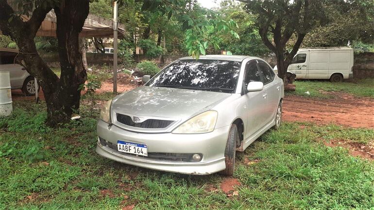 El vehículo hurtado en Asunción fue abandonado en el Hospital de Carapeguá.