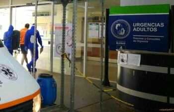 Prieto ingresó caminando al Hospital Integrado, ayer.