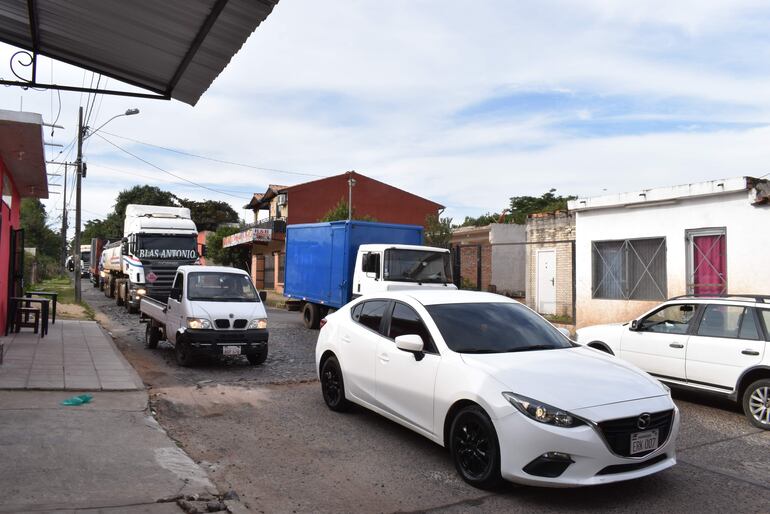 Una gran cantidad de vehículos ingresan todos los días a la ciudad de San Antonio con la idea de descongestionar la ruta py01
