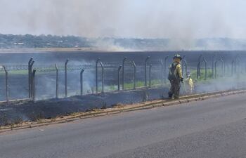 Incendio puso en riesgo el aeropuerto