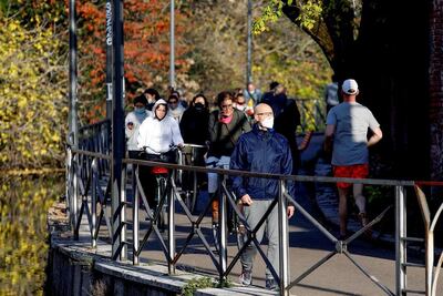 Segunda ola de contagios y muertes por COVID-19 avanza con fuerza en Italia.