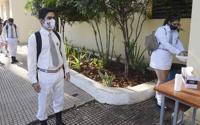 Alcohol, jabones, papeles y demás insumos sanitarios deberán garantizarse en los colegios para las clases presenciales.