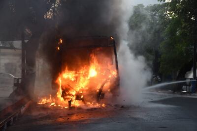 Bus arde en el centro de Asunción.