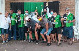 Los Amigos de Pinocho y otros ganadores del torneo en Pinozá.
