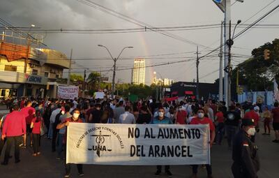 Estudiantes de Derecho protestaron el fin de semana contra la suba de aranceles. Esto finalmente se frenó, pero la facultad está en paro exigiendo más fondos por parte del Estado.