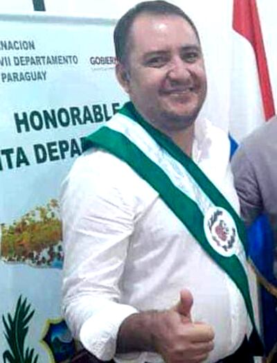 Ricardo Duarte Filho, nuevo gobernador del Alto Paraguay, proviene del sector cartista, se encaro de cesar en sus puestos de trabajo a mas de 30 funcionarios de la instituciòn, la mayoria de ellas leales al ex gobernador Adorno.