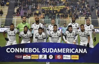 Formación que presentó anoche el Ceará en su partido ante The Strongest en la altura de La Paz.