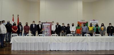 Autoridades presentes en la reunión de prensa ayer en la Municipalidad de Pedro Juan Caballero.