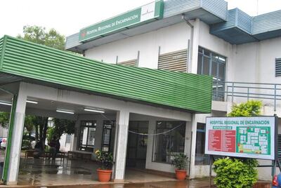 En vez de auxiliarla, a la mujer la habrían intentado dejar en estado inconsciente frente al Hospital Regional de Encarnación.