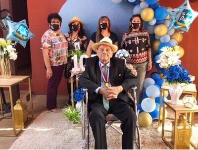 En septiembre pasado, don Juan López Leguizamón cumplió 105 años rodeado de sus hijas.
