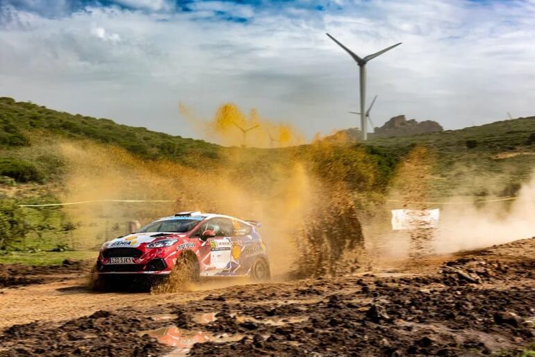 Diego Domínguez tuvo inconvenientes y abandonó