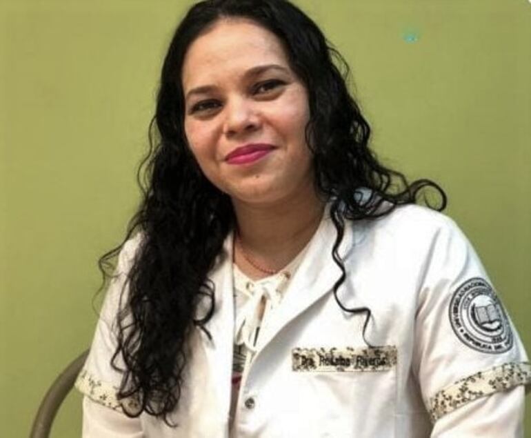 Dra. Rosalba Riveros, especialista de la Cátedra y Servicio de Dermatología del Hospital de Clínicas.