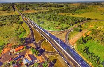 El viaducto forma parte de las obras de rehabilitación y mantenimiento de la Ruta PY03 desde Limpio hasta la Rotonda Calle 6000 (147,7 km), que ya registró un sobrecosto G. 42.804 millones (US$ 6,6 millones al cambio actual).